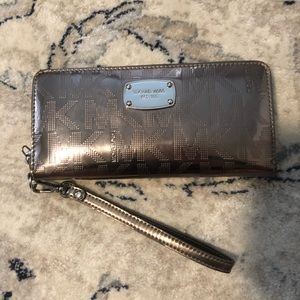 Michael Kors wallet/wristlet